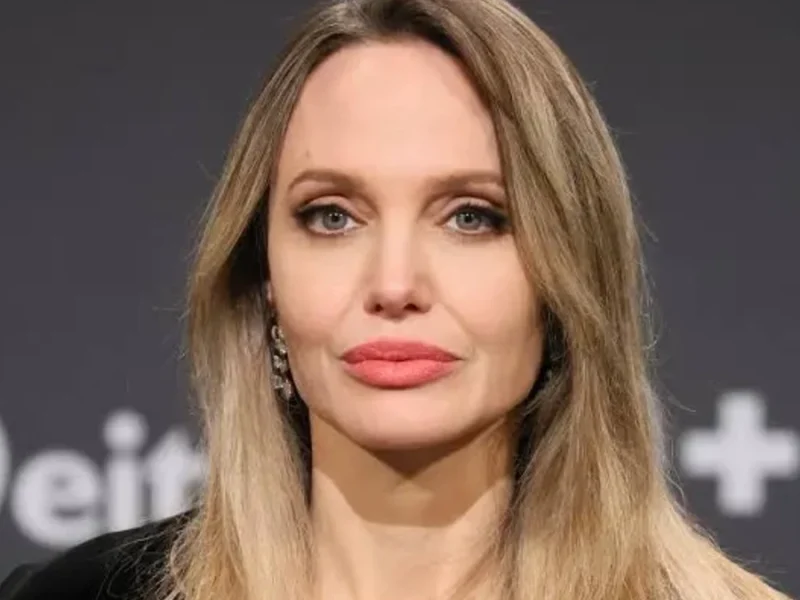 آنجلینا جولی در کنار فرزند زیبایش؛ چقدر شبیه به جوانی خودشه