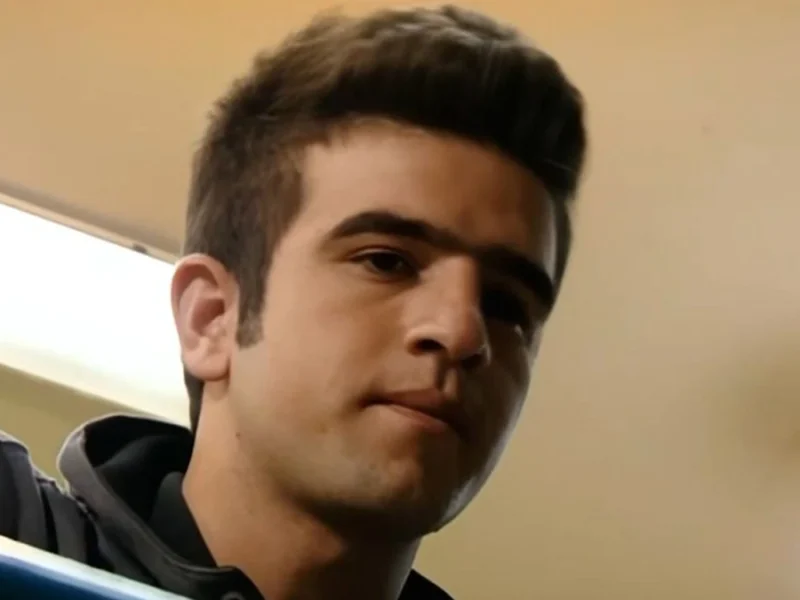 حامد سریال آوای باران در حال اسب سواری؛ سال 99