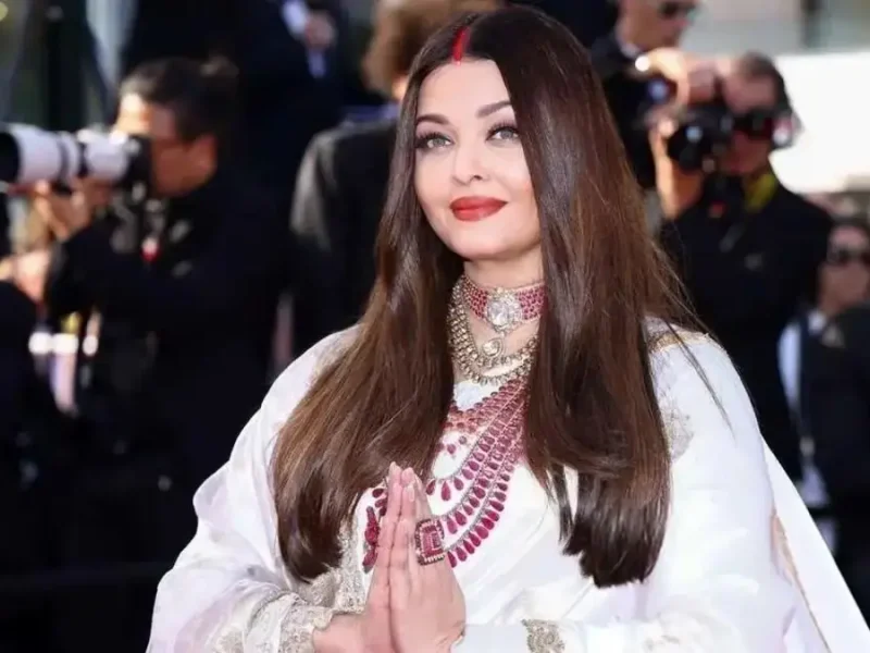 آیشواریا رای و یک استایل بحث‌برانگیز در جده