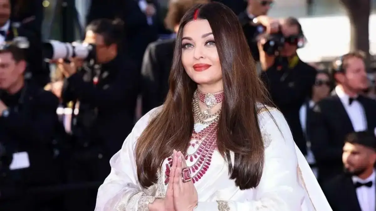 آیشواریا رای و یک استایل بحث‌برانگیز در جده