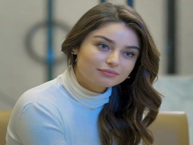 زندگی خصوصی و عکس های شخصی و بیوگرافی آیچا