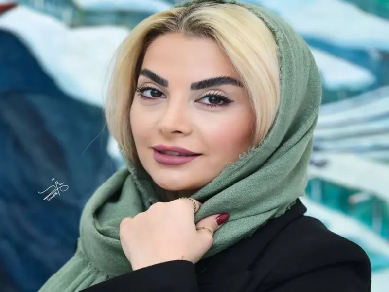 عاشقانه های "احمد مهران فر" و همسرش در اختتامیه نمایشگاه سوی دیگر