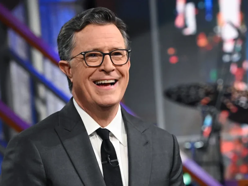 استیون کلبر پس از بردن جایزه امی Late Show به ترامپ کنایه زد