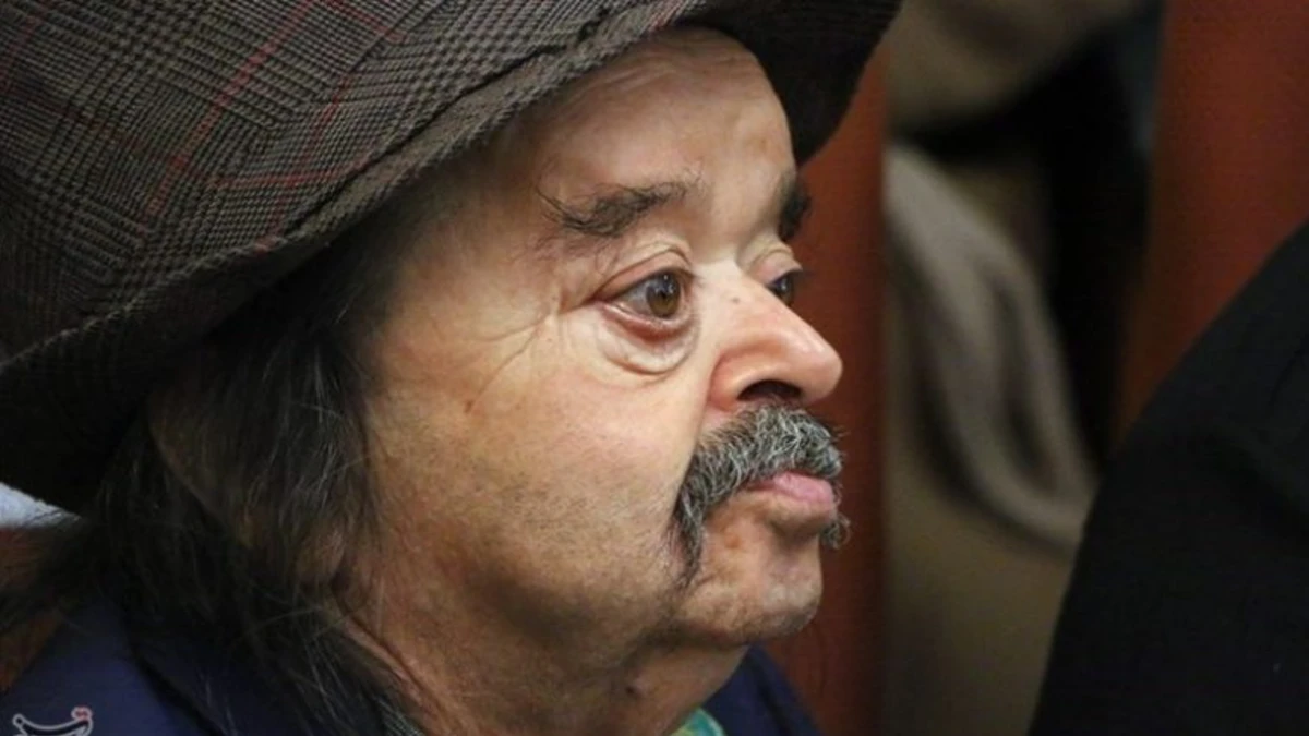 تصویر روز | اسدالله یکتا در کنار خانواده گرم و صمیمی اسدالله یکتا در کنار خانواده گرم و صمیمی