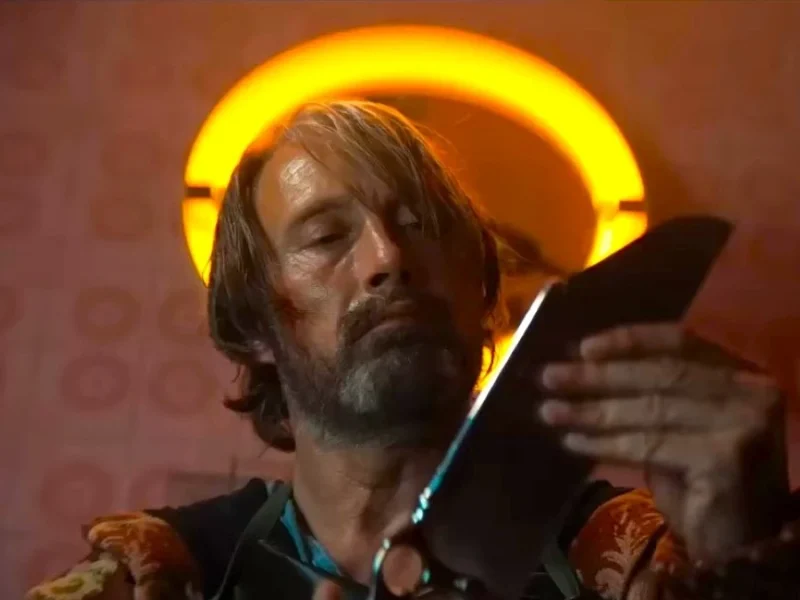 یک «افسانه تهاجمی» برای کودکان و والدین با همکاری دوباره فولر و مدس میکلسن یک «افسانه تهاجمی» برای کودکان و والدین با همکاری دوباره فولر و مدس میکلسن