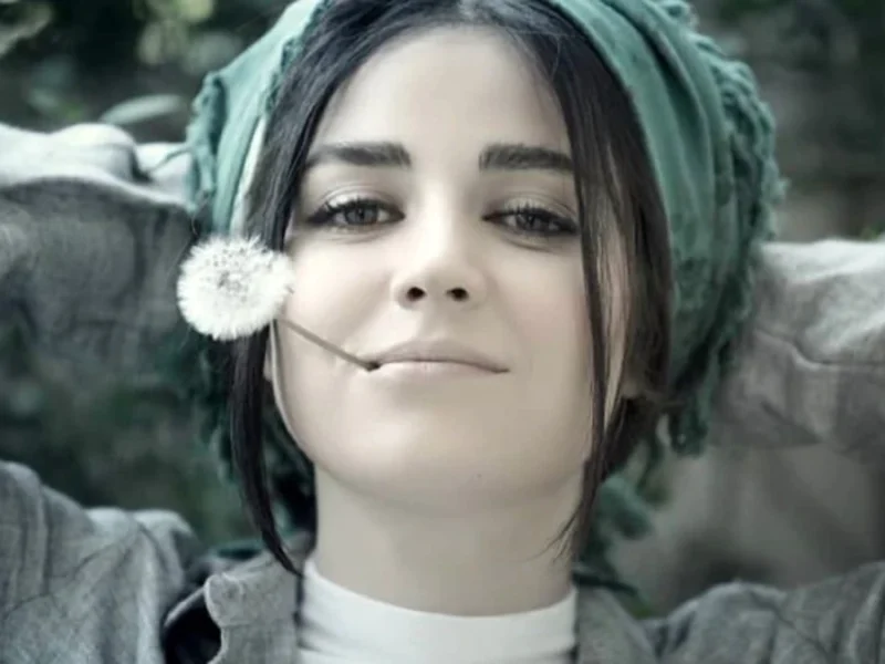 چهره جنجالی افسانه پاکرو بازیگر خوش چهره با موهای کوتاه