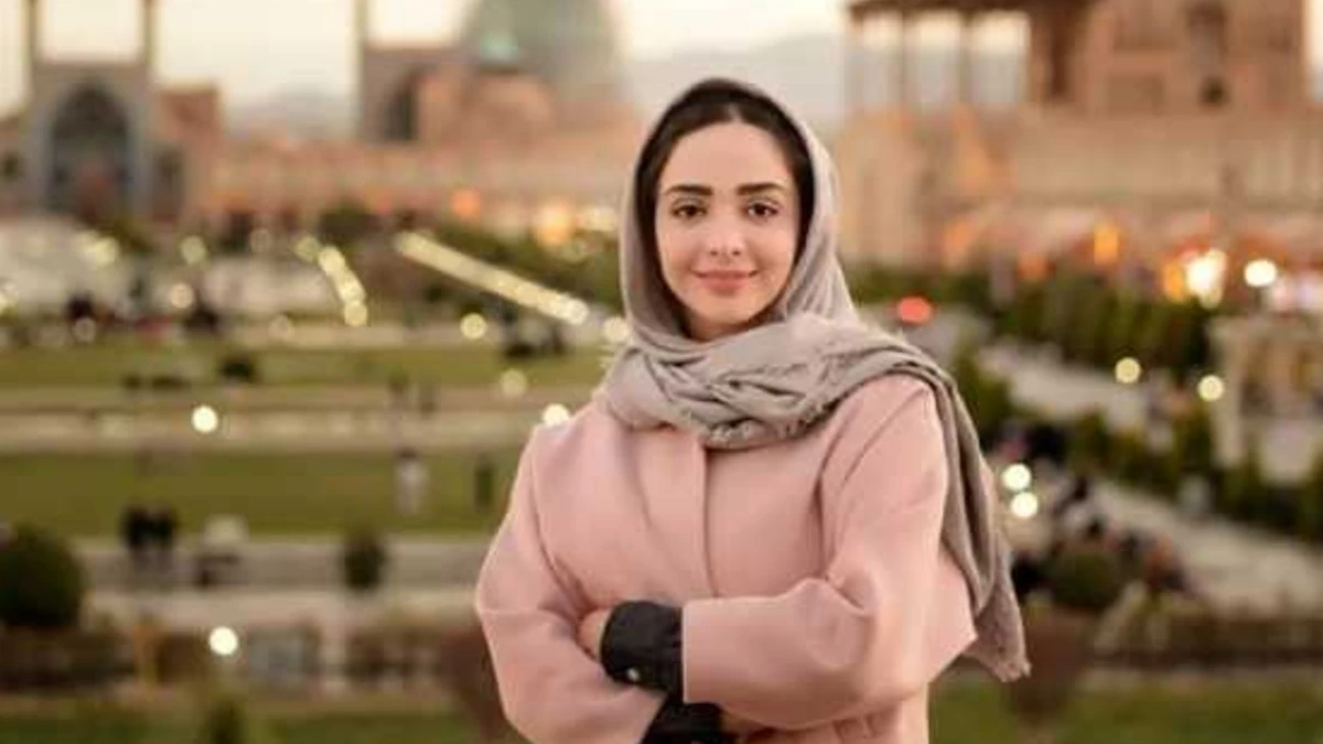 المیرا دهقانی پوشش متفاوت به سبک زنان قدیمی