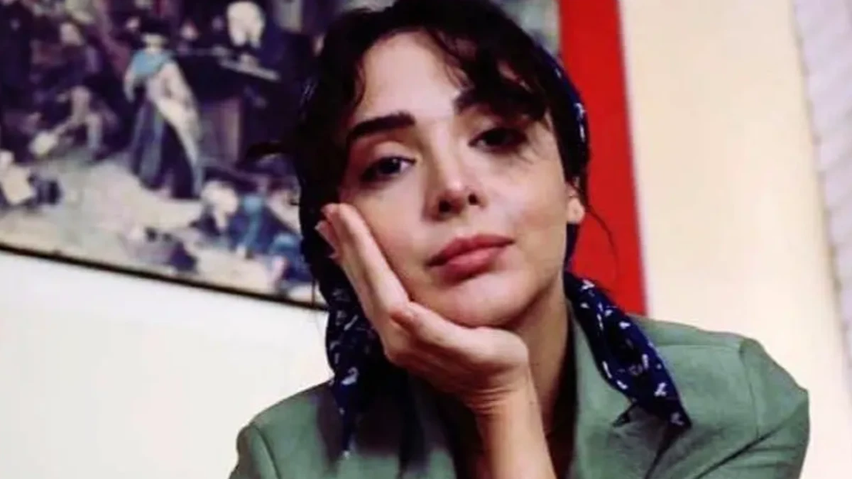 تشکر ویژه المیرا دهقانی از میکاپ آرتیست خود؛ واقعا هم قابل تشکره