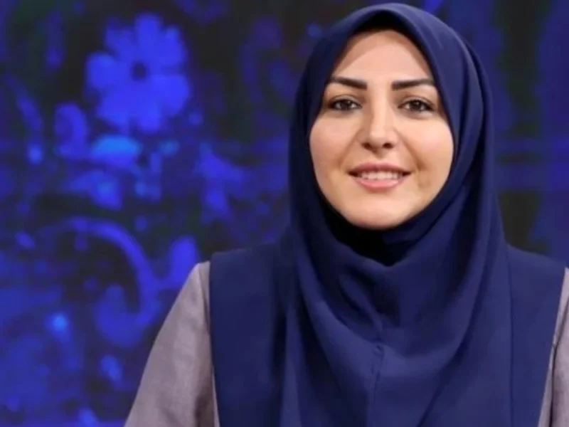 المیرا شریفی‌مقدم در کنار سیما تیرانداز