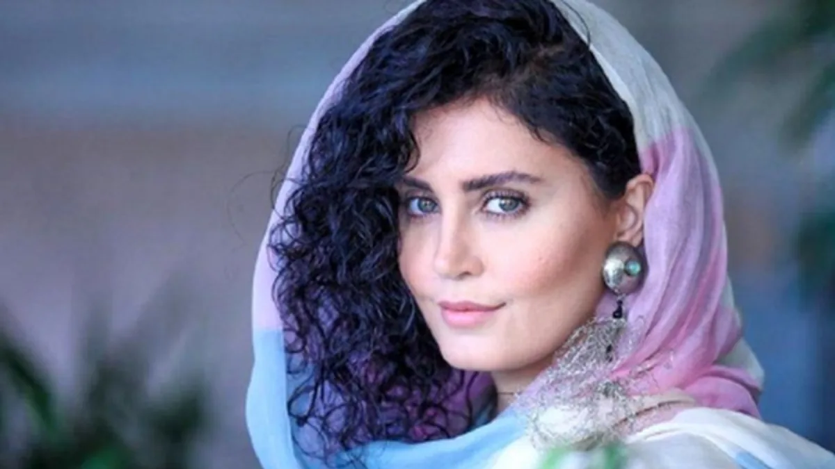 عکس از سلفی جدید الناز شاکردوست در حیاط خانه سینما