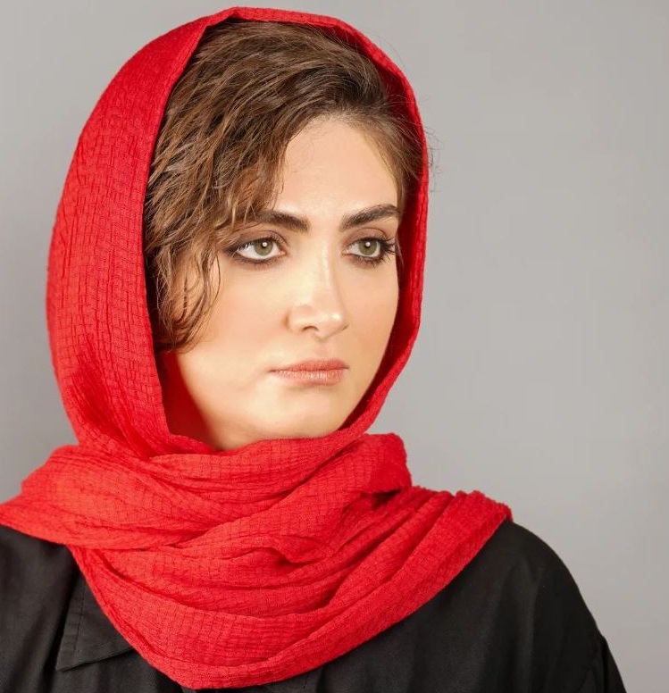 تصویر روز | الناز ملک بالباسی جذاب با رنگ های روشن 1 الناز ملک بالباسی جذاب با رنگ های روشن
