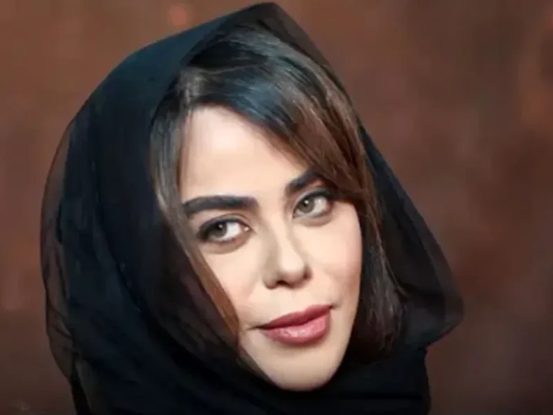 تصویر روز | الهام اخوان با کیف میلیاردیش در اختتامیه جشنواره ۲۵ الهام اخوان با کیف میلیاردیش در اختتامیه جشنواره ۲۵