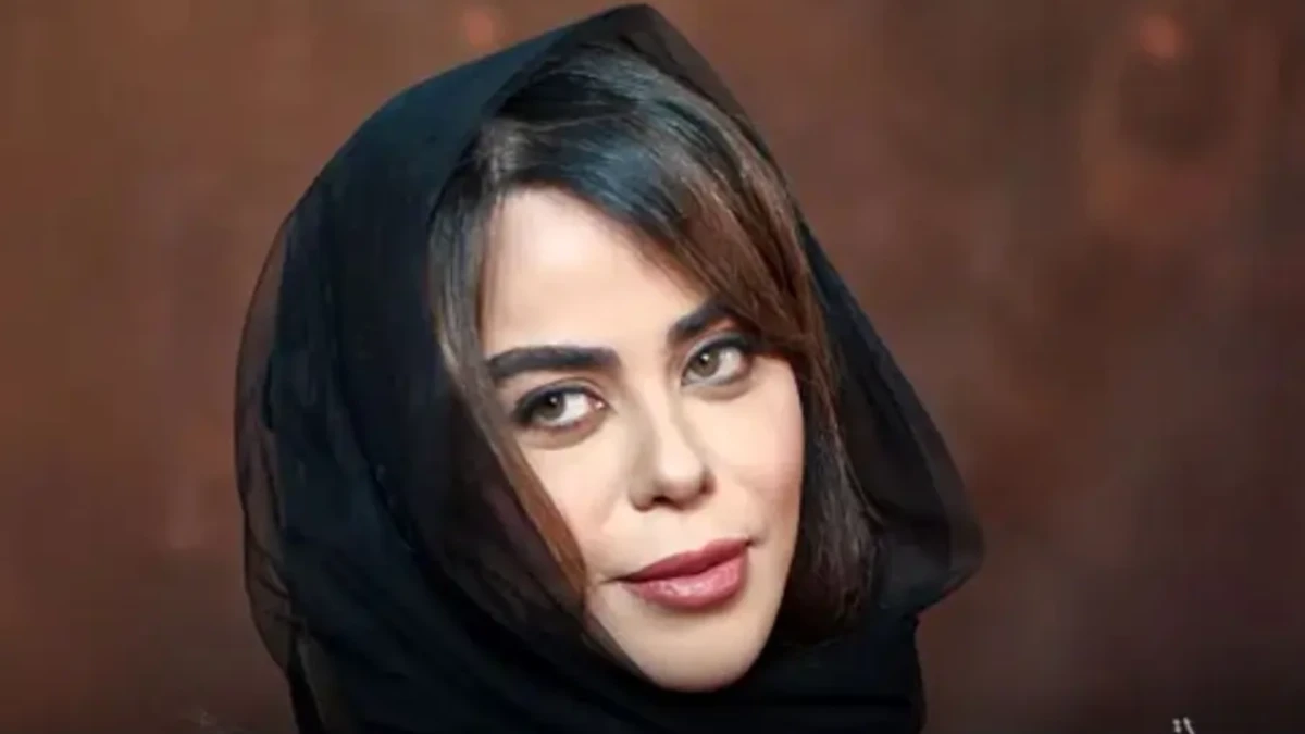 الهام اخوان با کیف میلیاردیش در اختتامیه جشنواره ۲۵