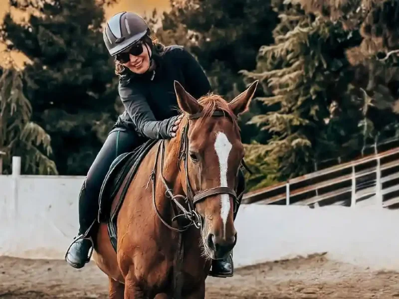 تصاویر الهام پاوه‌نژاد با استایل متفاوت اسب‌سواری دلتنگ شاینی شدم