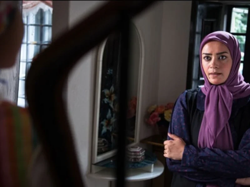 تغییر چهره الهام چرخنده با چادر، در بیت رهبری و در دیدار با رهبر معظم انقلاب