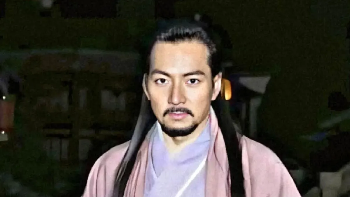 عکس یوم جانگ در اتاق گریم سریال امپراتور دریا 21 سال قبل