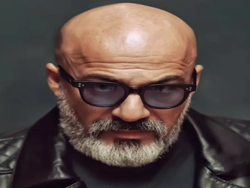 بازیگر حرفه ای و نویسده خوب سینما امیر آقایی با چهره جذابش