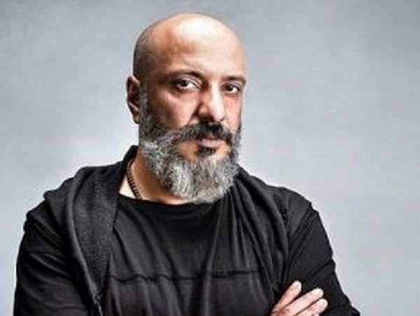 نگاهی خاص به امیر جعفری و پسرش در ایتالیا با منظره ای زیبا