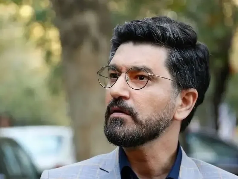 امیرحسین مدرس و پسرش تیتراژ سریال شبکه یک را خواندند