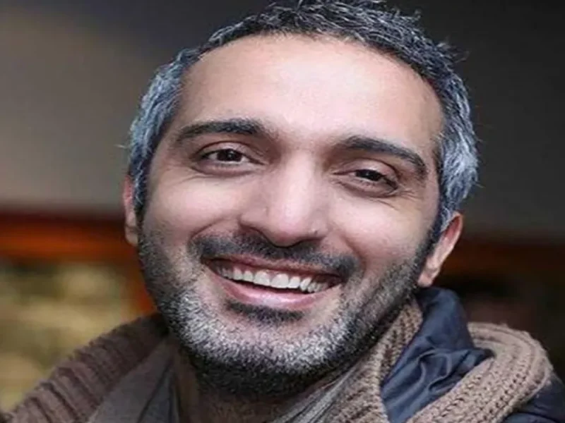 عکس دیدنی بوس کردن «امیرمهدی ژوله» بر سر رضا نیکخواه