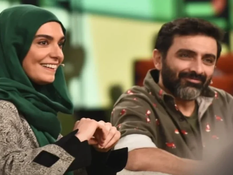 حضور امین زندگانی با همسرش در برنامه 1001 با اجرای محسن کیایی