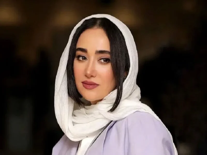 خبر روز | عکس بهاره افشاری، سردار آزمون و دوستان در پاریس؛ اواسط دهه 90 عکس بهاره افشاری، سردار آزمون و دوستان در پاریس؛ اواسط دهه 90