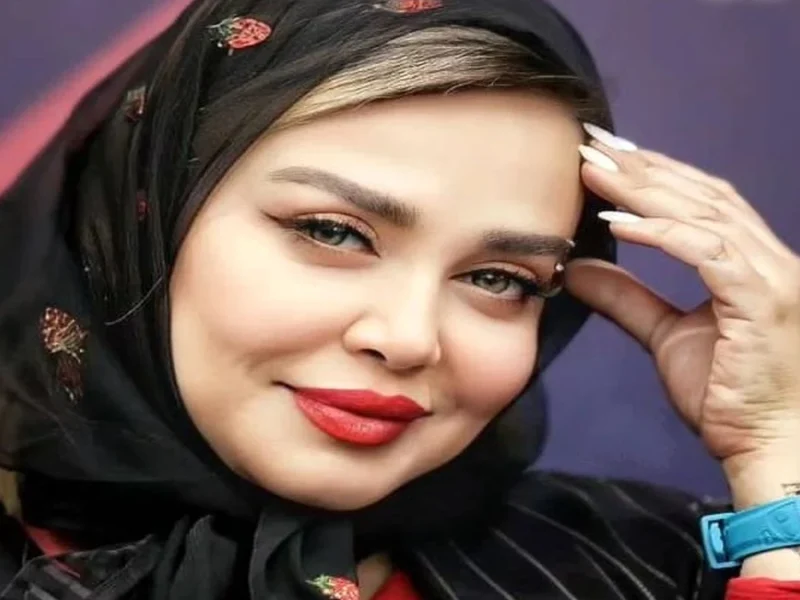 تصویر روز | چهره دیدنی و خاص بهاره رهنما در کافه مجلل نیویورک 5 چهره دیدنی و خاص بهاره رهنما در کافه مجلل نیویورک