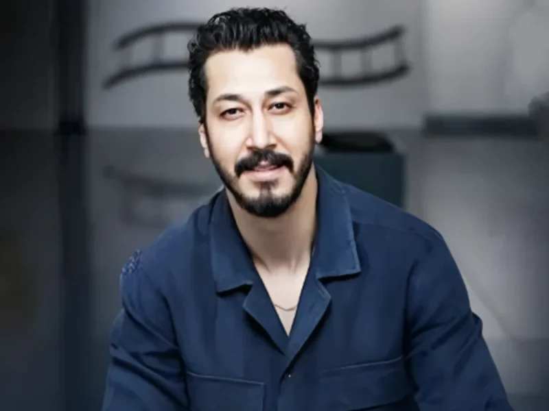 تصویر روز | «سمسار» به صحنه می آید؛ بهرام افشاری «سمسار» به صحنه می آید؛ بهرام افشاری