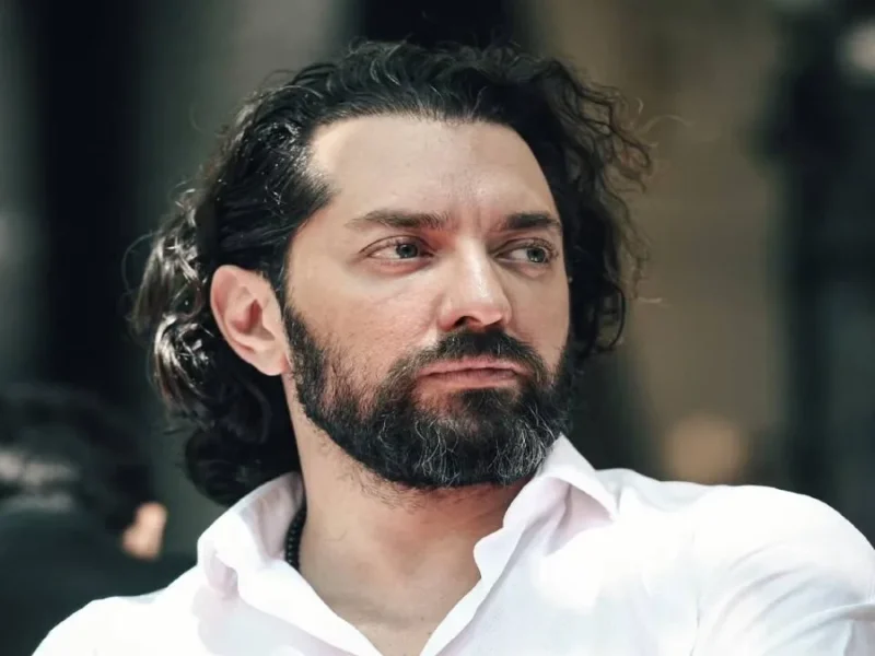 تبریک مینا مختاری به مناسبت روز پدر به "بهرام رادان" از طرف جان