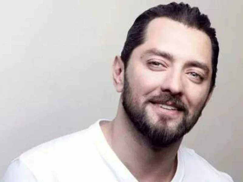 تصویر روز | سلفی آسانسوری بهرام رادان؛ ست لباس زوج جذاب و هنرمند سلفی آسانسوری بهرام رادان؛ ست لباس زوج جذاب و هنرمند