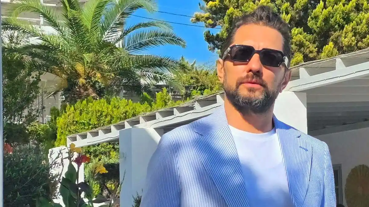 تصاویری از بهرام رادان، همسر و فرزندش در یونان