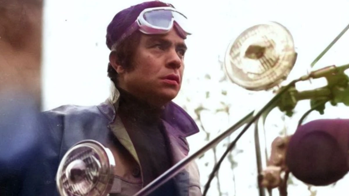 جلال پیشواییان و بهروز وثوقی در پشت صحنه فیلم رضاموتوری