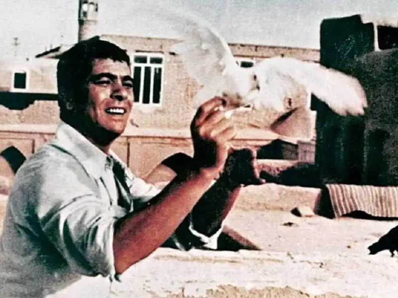 خبر روز | عکس صف جلوی سینما روز اکران فیلم طوقی سال ۱۳۴۹ عکس صف جلوی سینما روز اکران فیلم طوقی سال ۱۳۴۹