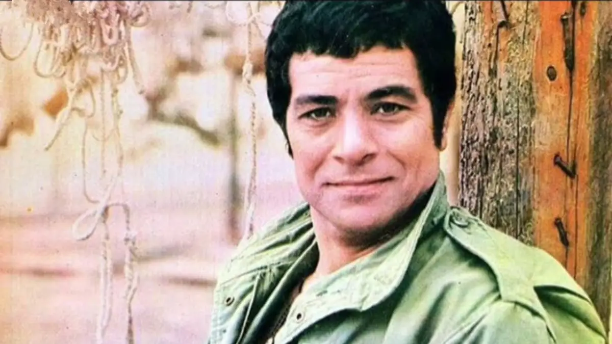 خبر روز | شادی «بهروز وثوقی و عباس شباویز» بعد بردن جایزه برای فیلم قیصر سال 48 شادی «بهروز وثوقی و عباس شباویز» بعد بردن جایزه برای فیلم قیصر سال 48