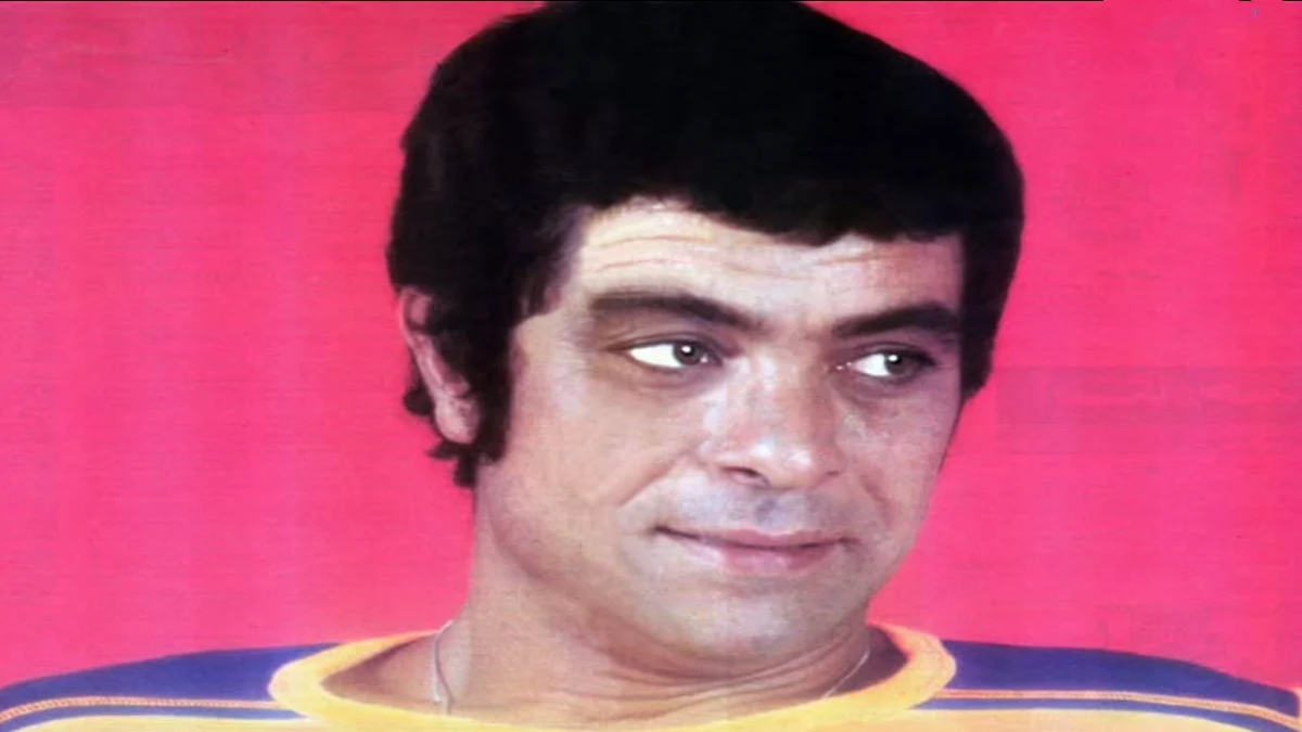 عکس «بهروز وثوقی» در 7 سالگی در کنار مادرش دهۀ 1320