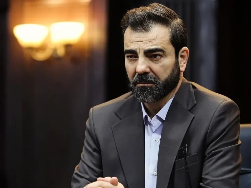 تغییر تیپ و چهره «قاضی خلج» با بازی بهزاد خلج در 49 سالگی