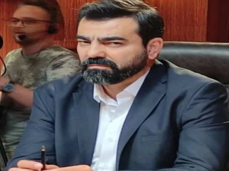 آقای قاضی «بهزاد خلج» پدرش هم کارمند در شهربانی بود