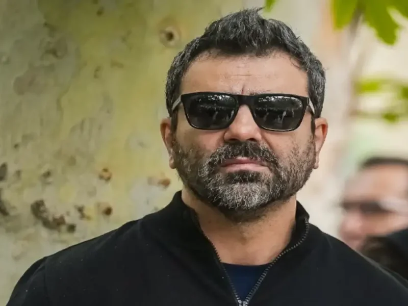 استایل جذاب و دیدنی بهزاد خلج در اکران خصوصی سریال بلیط یک طرفه