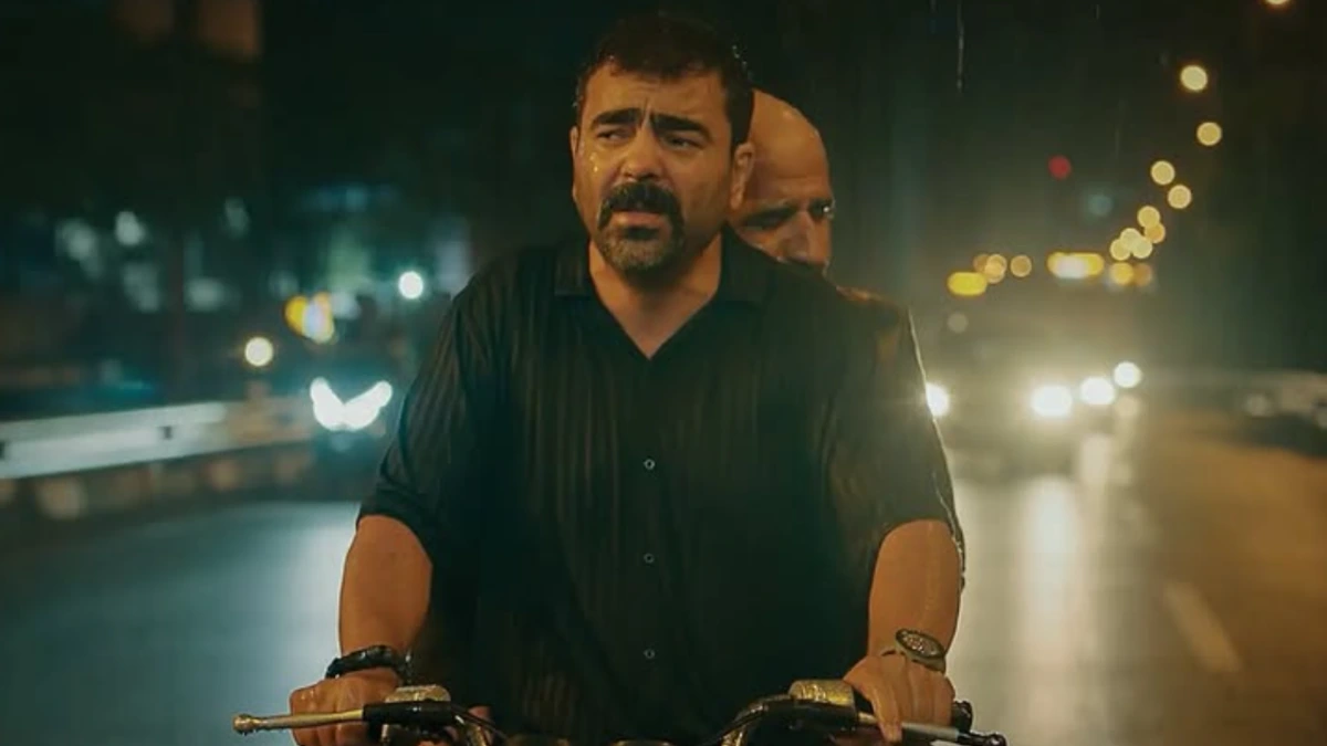 بهزاد خلج یا آقای قاضی با بازی متفاوت در سریال آبان