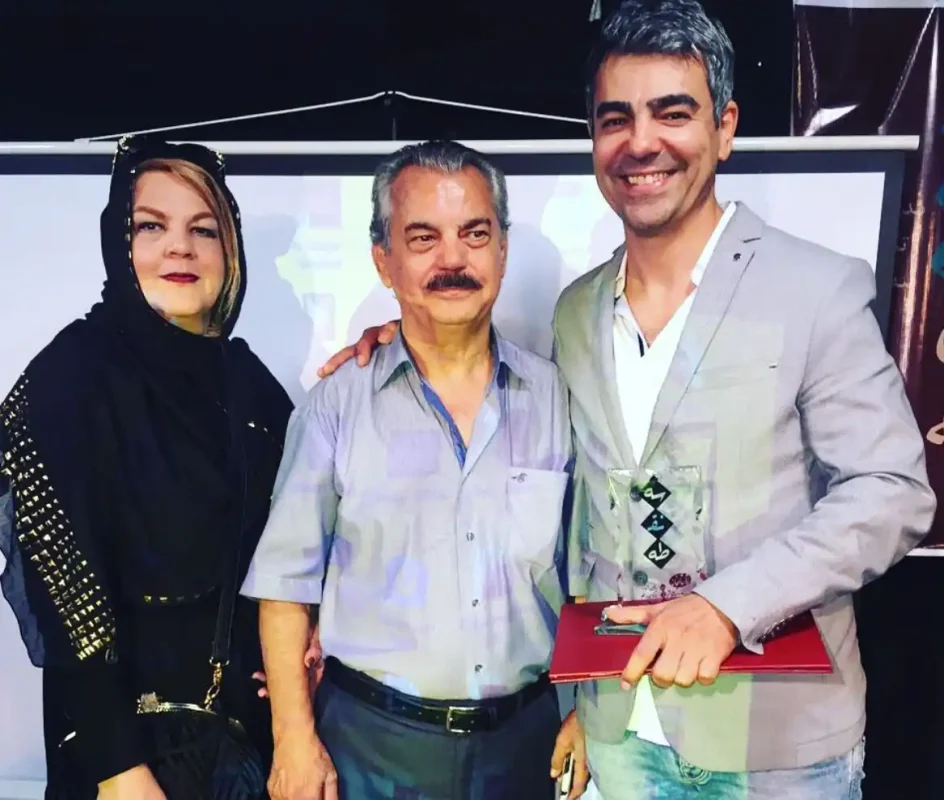 خبر روز | بهزاد خلج یا آقای قاضی در کنار پدر و مادرش 6 بهزاد1 2