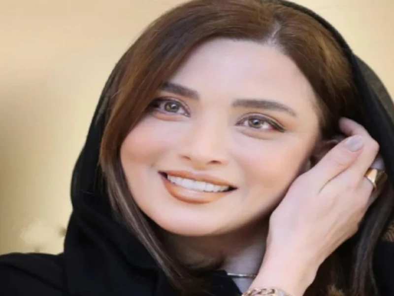 تصویر روز | بهنوش طباطبایی در کنار یک حیوان غول پیکر بهنوش طباطبایی در کنار یک حیوان غول پیکر