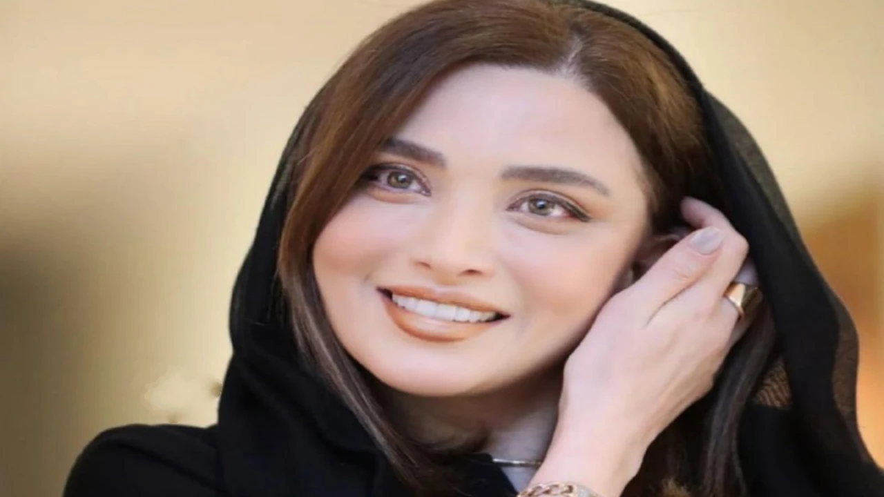 تصویر روز | بهنوش طباطبایی در کنار یک حیوان غول پیکر بهنوش طباطبایی در کنار یک حیوان غول پیکر