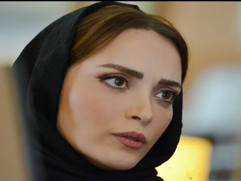 عکس زمستان ۱۴۰۴: جشن کریسمسی خانه بهنوش طباطبایی با دکوراسیون زیبا