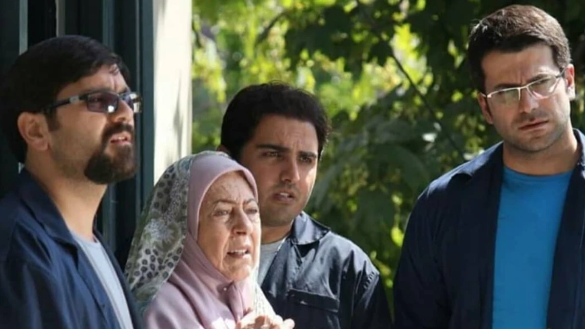 تصویر روز | عکس «مسعود» بچه مهندس با همسرش بنفشه صمدی و پسرشان در قایق عکس «مسعود» بچه مهندس با همسرش بنفشه صمدی و پسرشان در قایق