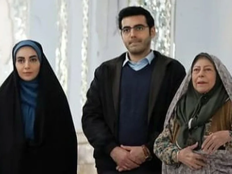 عکس محمدرضا رهبری در نقش جواد بچه مهندس4 و همسرش ندا دیبا در تلهکابین