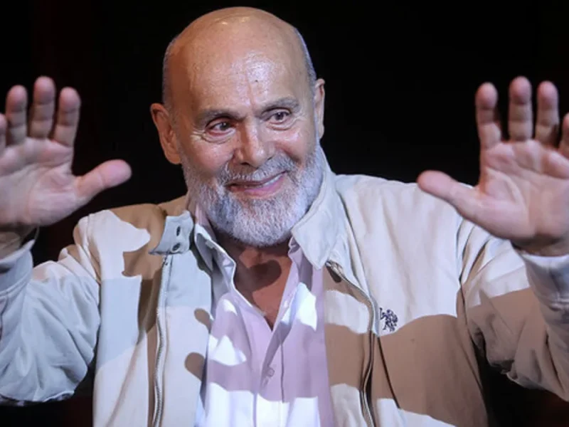 چهره «جمشید هاشم پور» در دوران جوانی و قبل انقلاب دهه 50