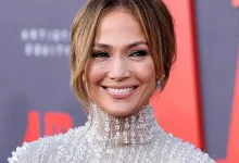 «جنیفر لوپز 31 ساله» در حال پیاده روی در کالیفرنیا؛ سال 1378