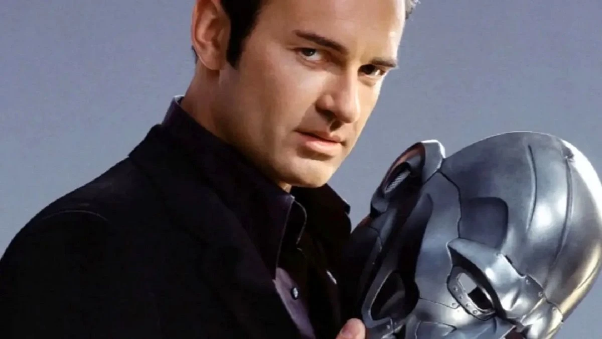 جولین مک‌مان، بازیگر دکتر دوم در فیلم‌های Fantastic Four دار فانی را وداع گفت