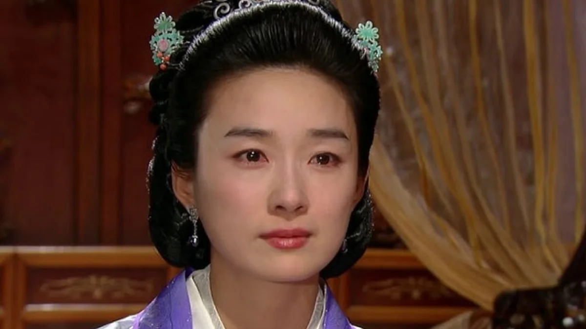 عکس بانو یوها با دامن پلنگی در جشن پایان سریال جومونگ