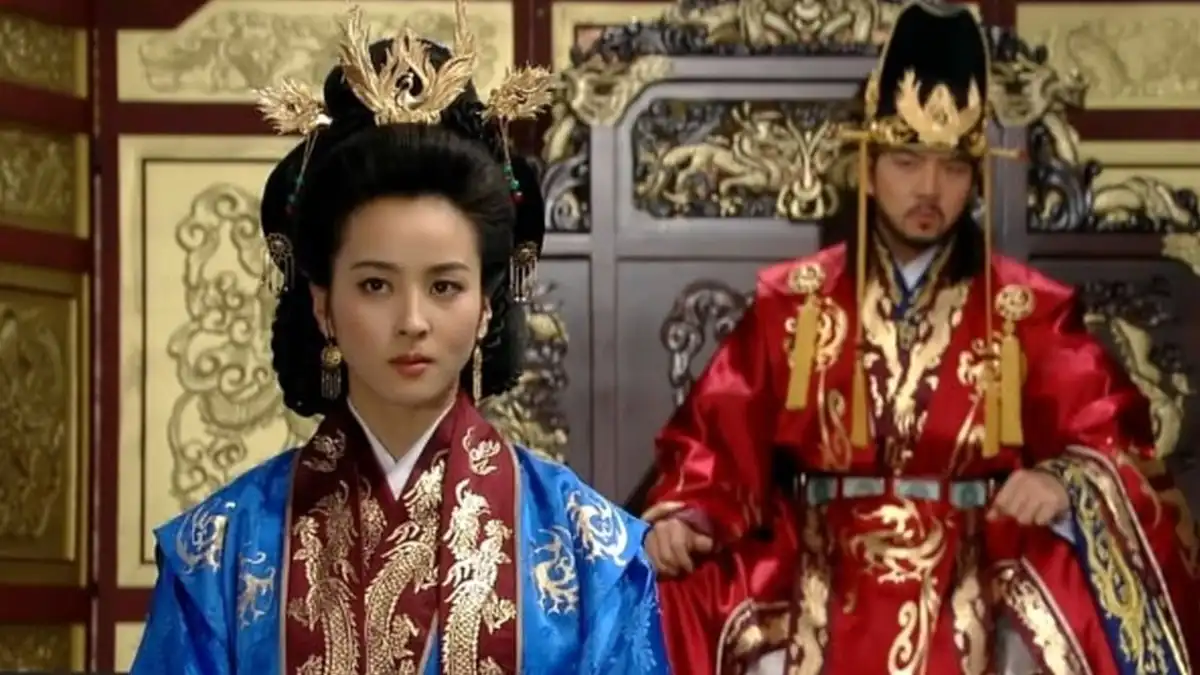 عکس «امپراتور گوموآ و بانو یوها» در جشن پایان سریال جومونگ